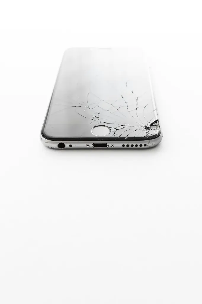 unsplash_FD8TFvky9A8_broken phone.jpg.jpg.webp