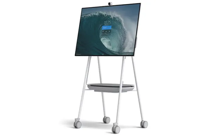 microsoft-surface-hub-2s-cross-700x441.webp