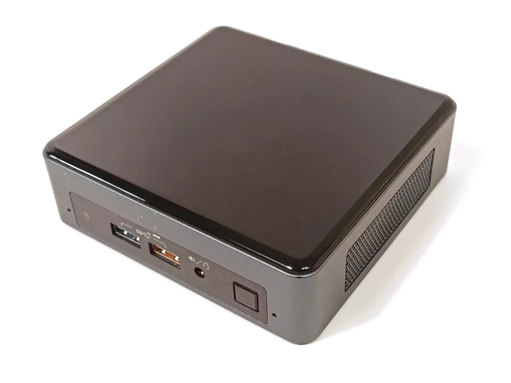 WolfVision NUC8BEK (Intel NUC 8 Mainstream Kit)